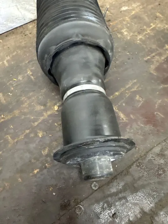 Porsche Macan Sac Suspension Pneumatique OEM 95B616001G image 4