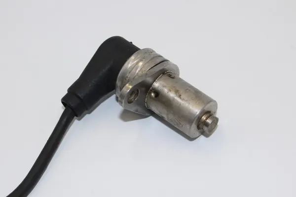 Kamaxelpositionssensor BMW E31 E32 E34 E36 1724055 image 2