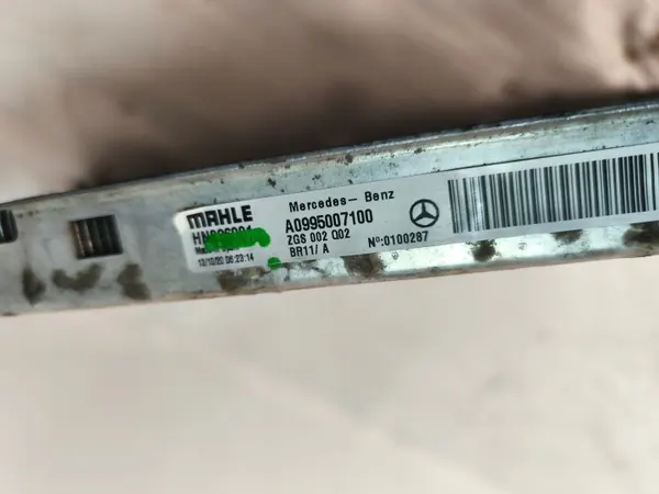 Radiateur d'eau Mercedes OEM A0995007100 - Occasion image 8