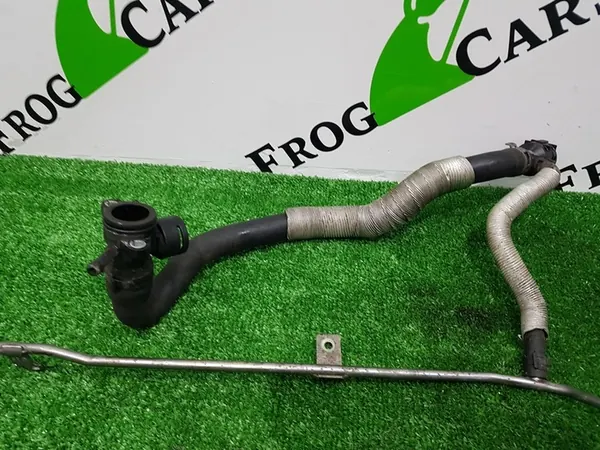 Audi Q3 2.0 TFSI Vesiputkisarja 06j121075f image 2