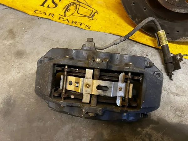 Discos e pinças de travão dianteiros OEM 2B294AT28A para Ford Mustang image 6