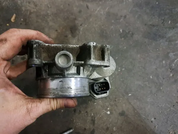 Drosselklappe Saab 12791257 image 6