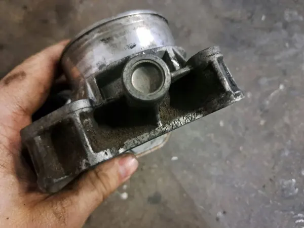 Drosselklappe Saab 12791257 image 7