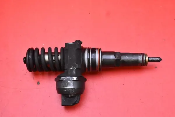 Pompe d'injection OEM 038130073AJ pour VW Passat B5 1.9 TDI image 3