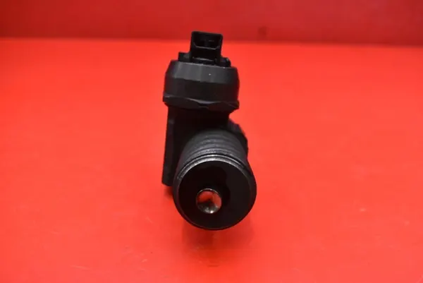 Pompe d'injection OEM 038130073AJ pour VW Passat B5 1.9 TDI image 5
