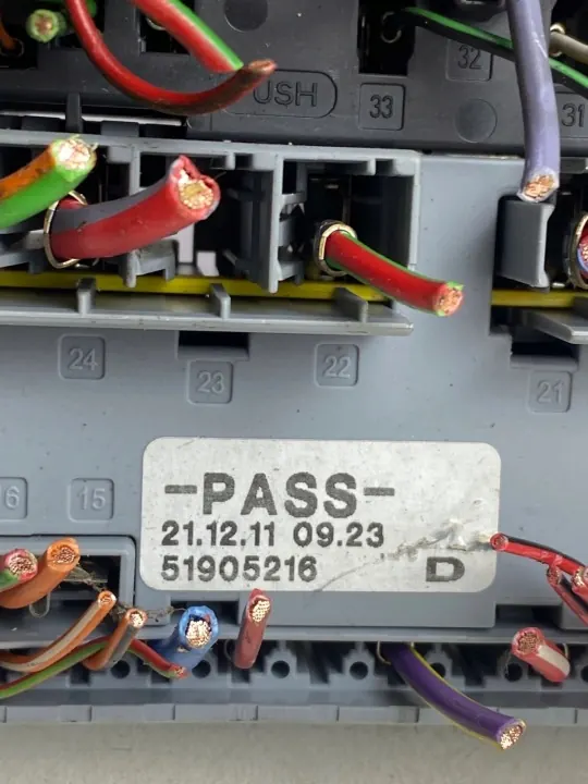 Caixa de fusíveis OEM 51905216 para Iveco Daily IV-VI image 3