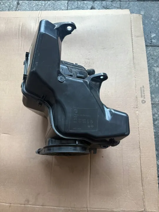 Tanque AdBlue VW Caddy 2K5 OEM 2K5131877B - Usado image 3