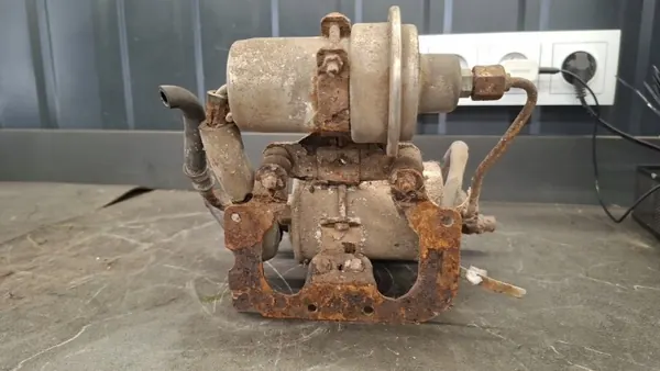 Brandstofpomp OEM pompa paliwa mercedes w123 2.3 image 5