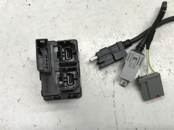 PORTA USB FORD PUMA MK2 FOCUS MK4 FIESTA MK8 HS7T-14F014-AE image 3