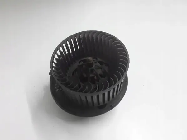 Diffusorfläktmotor F998886K för Skoda Octavia II 1.4L image 2
