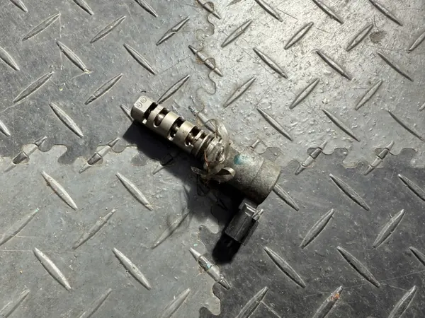 Válvula MIVEC Mitsubishi Lancer Evo X OEM 1028A022 image 2