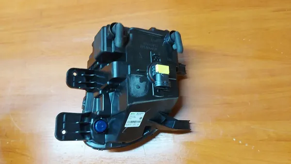 Farol Halógeno Direito VW Golf VI 10- image 10