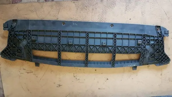 Audi Q5 Stötfångarskydd 8R0807233A image 2