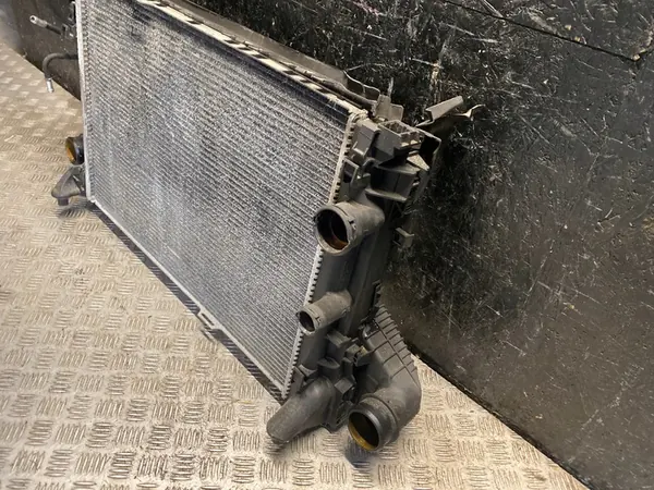 Mercedes-Benz C-Klasse 2008 Intercooler OEM A2045000303 image 6