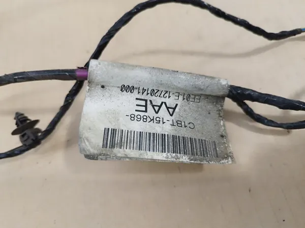 4X PDC Sensor + Kablar Bak Ford Fiesta MK7 2012-2017 OEM image 2