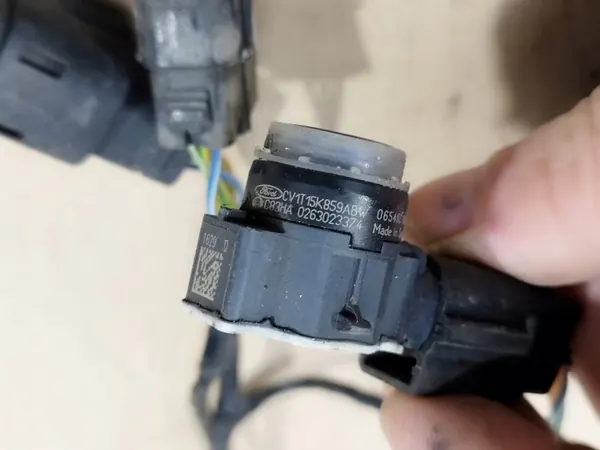 4X PDC Sensor + Kablar Bak Ford Fiesta MK7 2012-2017 OEM image 4