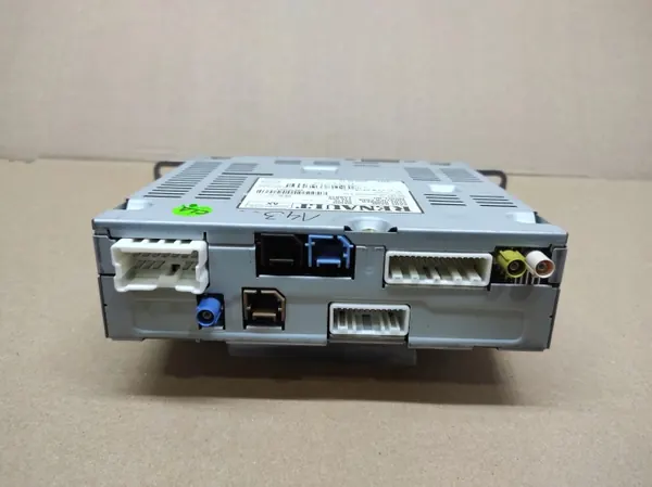 Rádio CD Navegação Renault OEM 281159453R - Usado image 3