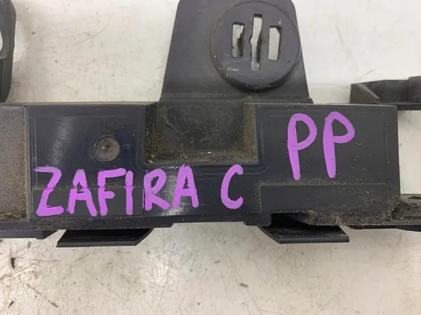 Scivolo di montaggio paraurti destro anteriore Opel Zafira C image 2
