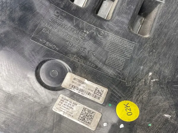 Tanque AdBlue Audi Q7 OEM 4M0131878CF - Usado image 6