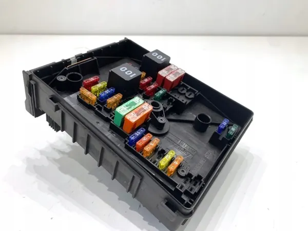 Caixa de fusíveis VW Scirocco III 1K0937125D OEM LORK-551-28231 image 2