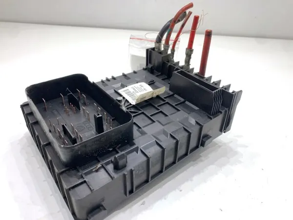 Caixa de fusíveis VW Scirocco III 1K0937125D OEM LORK-551-28231 image 3