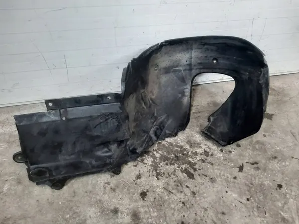 Etumma oikea lokasuoja BMW 3 E46 8224996 image 2