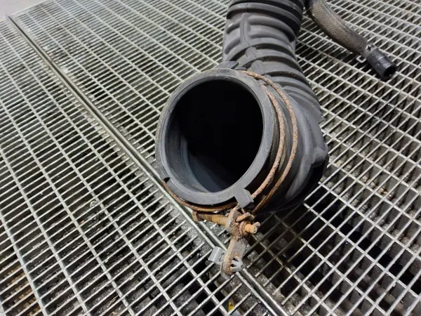 Insugningsslang OEM 28140-3Z301 för Hyundai i40 1.7 CRDi image 4