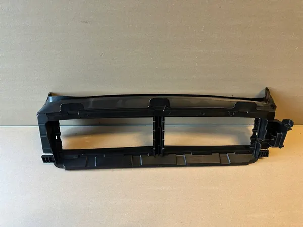 VOLVO XC60 II Entrada Inferior del Radiador 2017-2025 OEM image 3