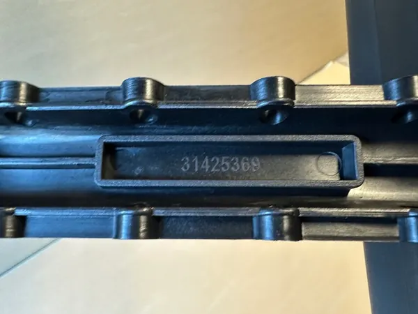 VOLVO XC60 II Entrada Inferior del Radiador 2017-2025 OEM image 4