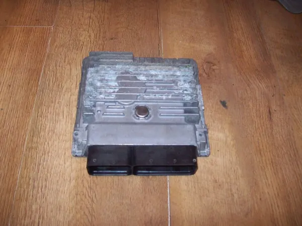 Moottorin ohjausyksikkö Volkswagen OE 03G906018EM image 2