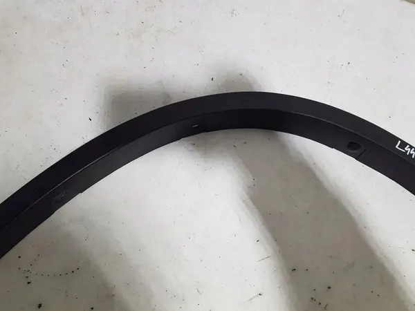 Oikean etulokasuojan trimmi BMW X6 E71 image 2