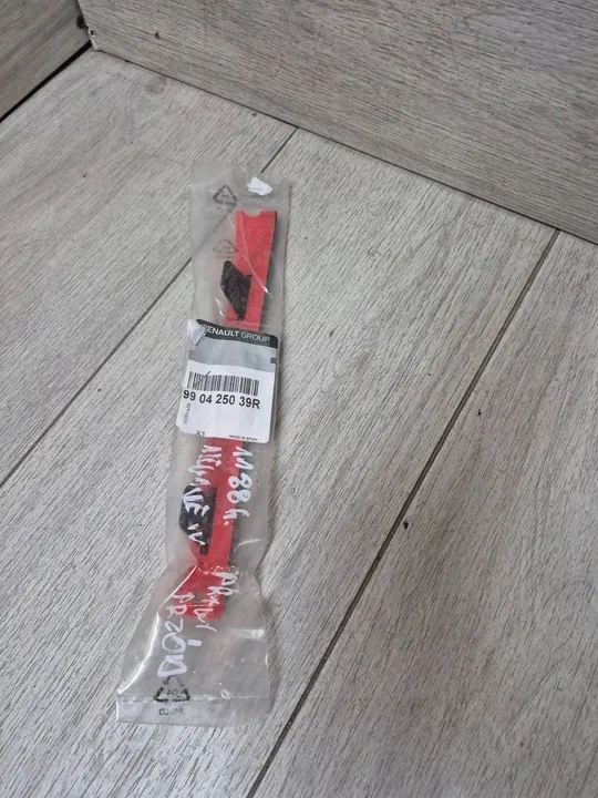 Parafango anteriore destro Renault Megane IV 990425039R image 3