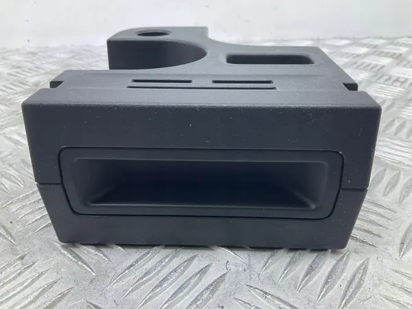 Sujetavasos Skoda Karoq OEM NA para consola central image 4