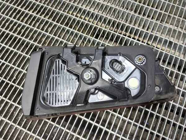 Conjunto de luz trasera Audi A6 C7 Kombi image 6