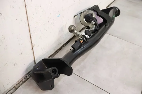 Sähköinen taittuva hinauskoukku BMW X1 U11 OEM HAKU11 image 3