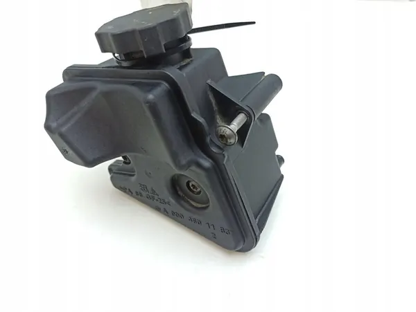 Mercedes-Benz R W251 Servostyrningsvätska Reservoir OEM a0004601183 image 9