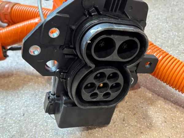Tomada carga Hyundai Ioniq 5 21- OEM 91684-GI010 image 10