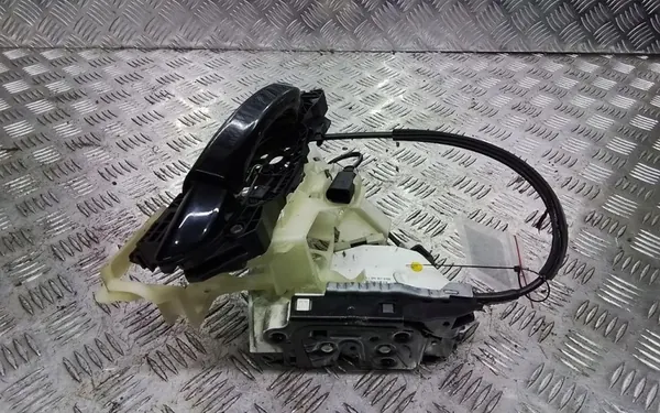 Höger framdörrslås Volkswagen Passat B6 CC 5N1837016A image 4