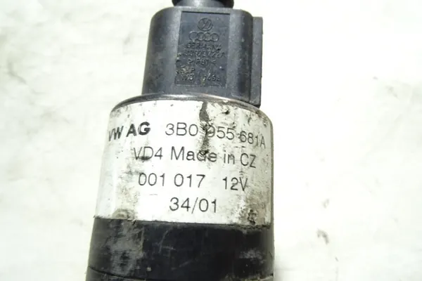 Pyyhkijäpumppu AUDI A6 (4B2, C5) 3B0955681A image 3