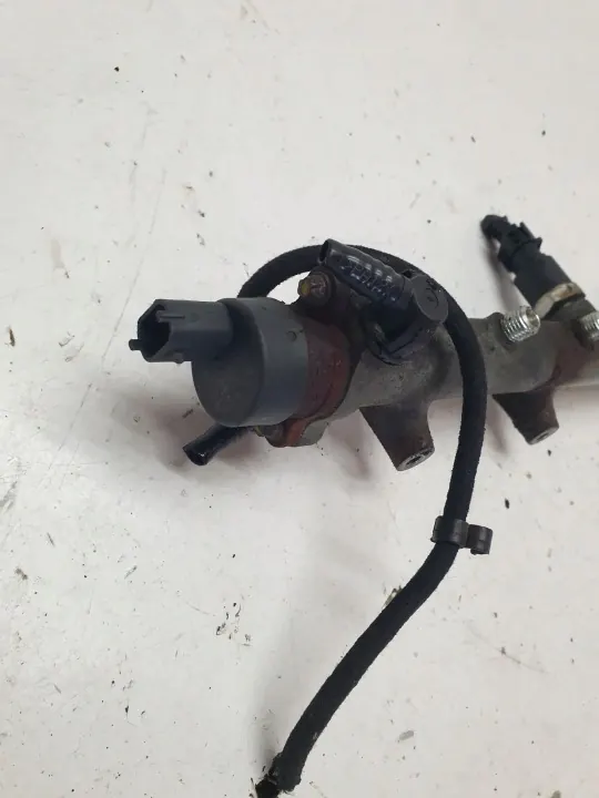 OEM 31402-27800 Rail de inyección para Kia Carens 2.0 CRDI image 3