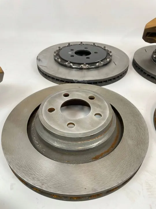 Bremscheiben & Bremssattel Set OEM BBT2408 vorne/hinten image 4