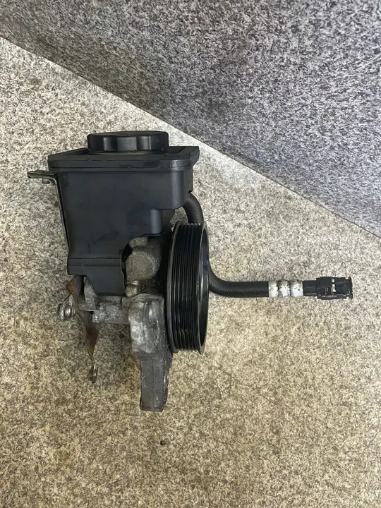 Bomba de direção assistida BMW X3 E83 3.0D M57 OEM image 3