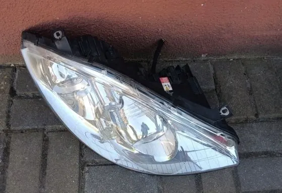 RECHTER XENONKOPLAMP MERCEDES A-KLASSE W169 image 2