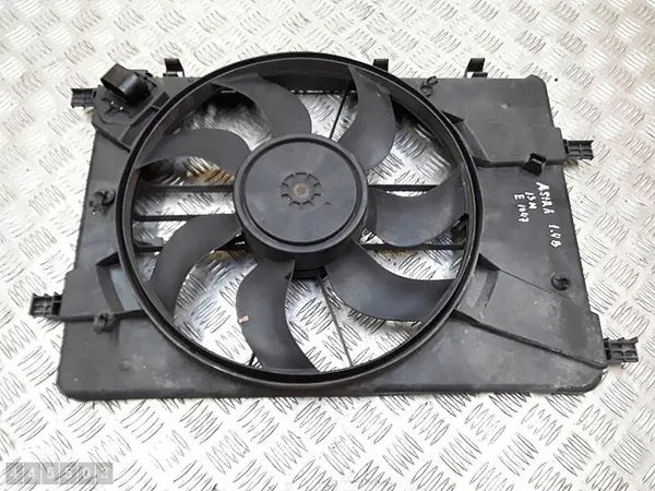 Kylarrubrik Opel Astra 2013 med kåpa 0130308451 image 3