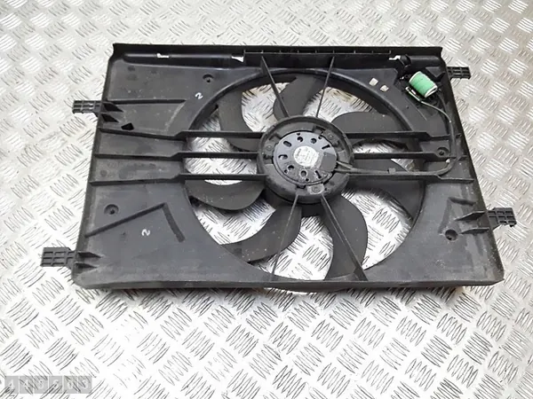 Kylarrubrik Opel Astra 2013 med kåpa 0130308451 image 7