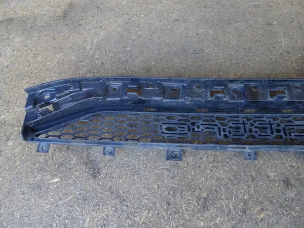 Rejilla de parachoques delantera AUDI RSQ3 8U 8U0807683B image 5