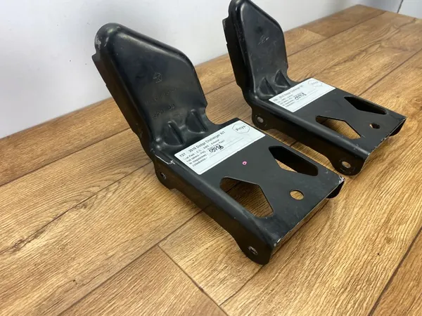 Support de pare-chocs avant gauche Dodge Challenger 15+ image 2