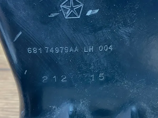 Support de pare-chocs avant gauche Dodge Challenger 15+ image 8