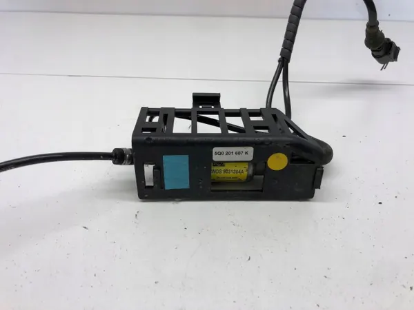 VW Golf VIII 2019 Polttoainepumppu Webasto 5Q0201607K image 4