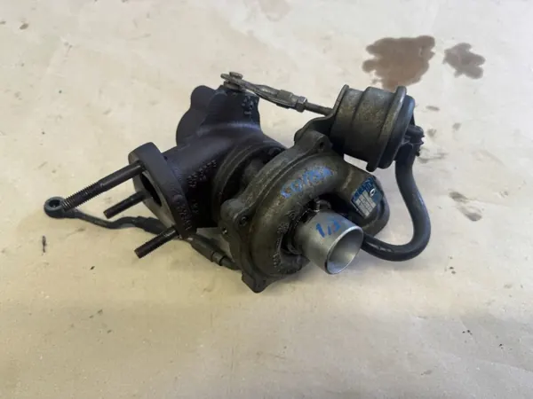 Opel Corsa D 1.3 CDTI Turbo OEM 735013430 image 2